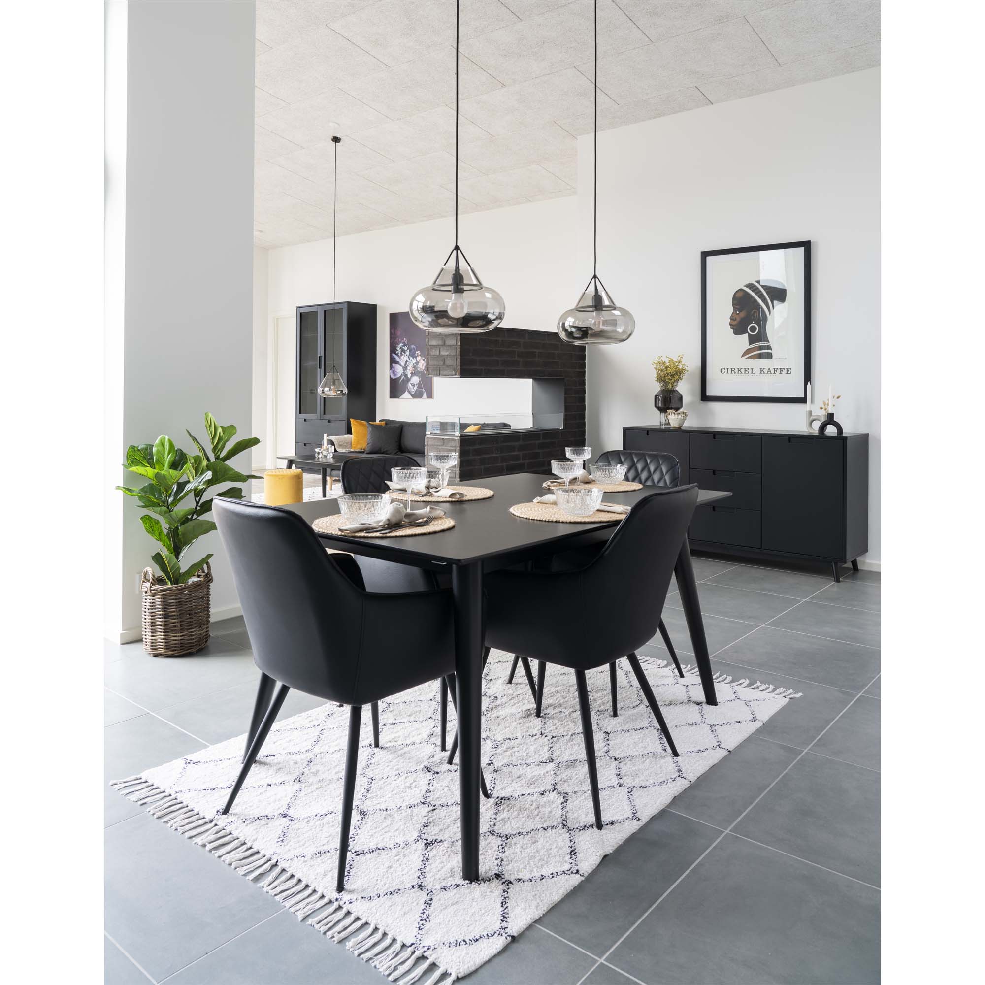 Harbo Dining Chair – 4er Set, schwarzes PU-Leder, schwarze Beine